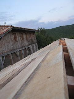 Auvent qu'on va appeler préau ?