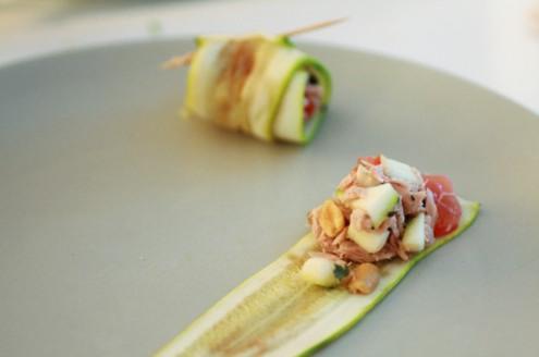 courgette garnie de petits légumes