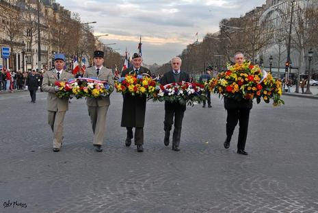 Ravivage de la flamme en hommage aux victimes de la fusillade du 26 mars 1962 à Alger
