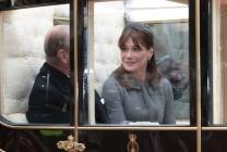 Carla Bruni Sarkozy et le Prince Philippe en carosse
