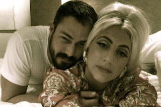 Photo officielle : Lady Gaga en couple !