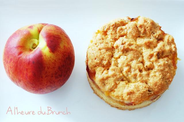 Tartelettes crumble à la pêche, crumb bars pour les intimes