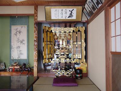 Le Butsudan 仏壇, la maison de Bouddha