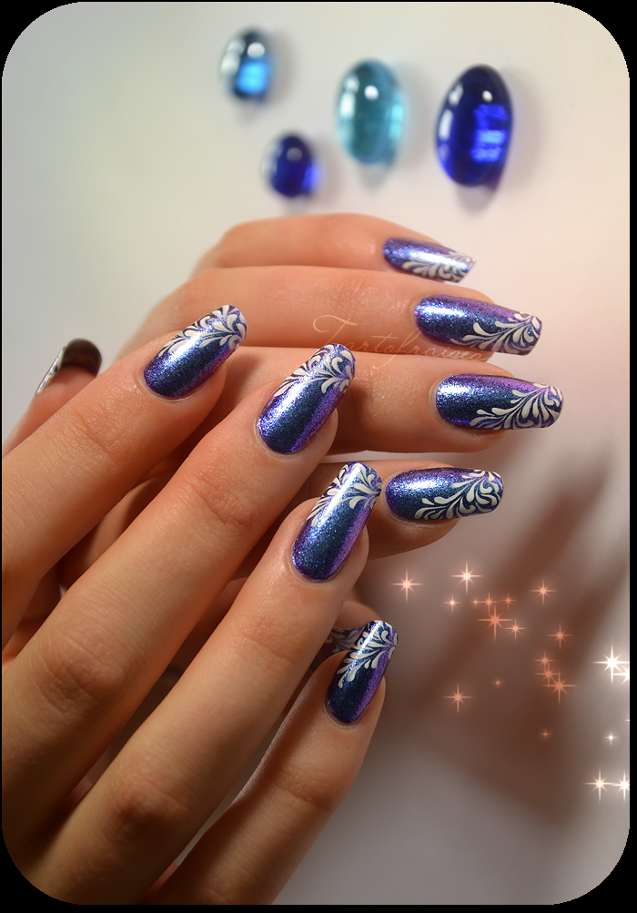 http://images.tartofraises.fr/nailart/gouttes/inspi-stamping-7.png