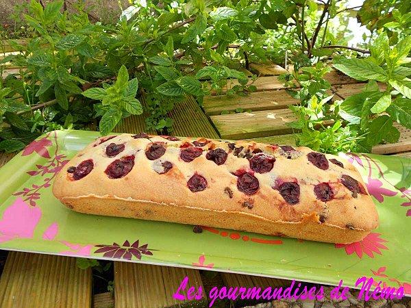 cake-cerises-pepites-d-echocolat--2-.JPG