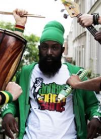 Derajah présente son dernier clip, Work 