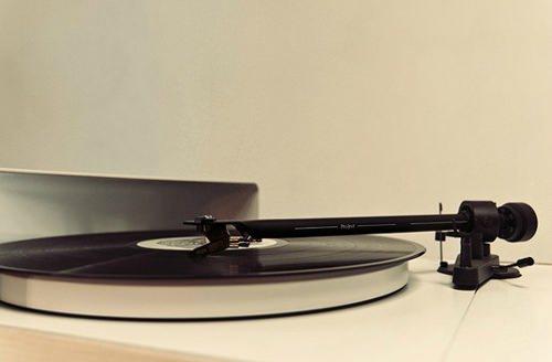 Keep On Turnin’ la platine d’intérieur par Valérie Hebel