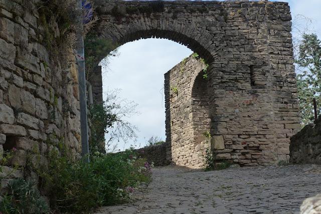 Les pieds dans les cordes, et la tête dans le ciel.