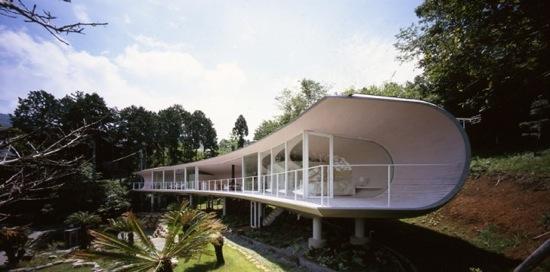 Crescent House - Shigeru Ban Architects