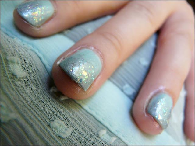 Beauty : Frozen nails