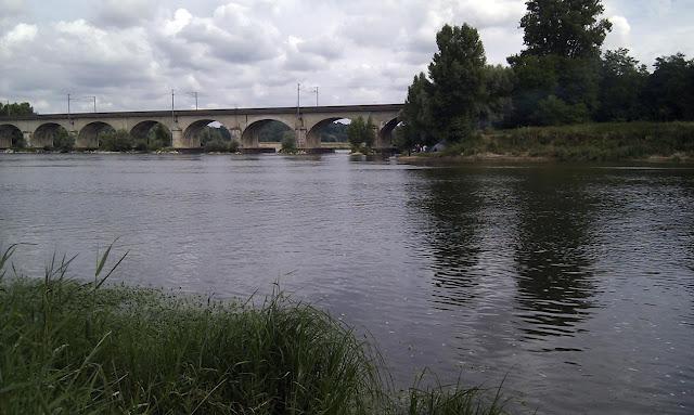 Promenade d'été en suivant la Loire
