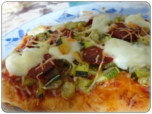 Pizza à la courgette et au chorizo