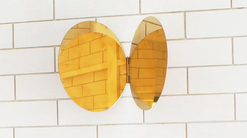 Quiet Celebration les miroirs papillons par Morie Nishimura