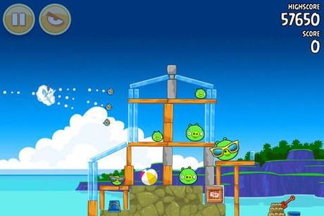 Angry Birds sur iPhone et iPad, ajoute 15 nouveaux niveaux et les cochons sont à la mer ...