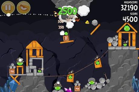 Angry Birds sur iPhone et iPad, ajoute 15 nouveaux niveaux et les cochons sont à la mer ...