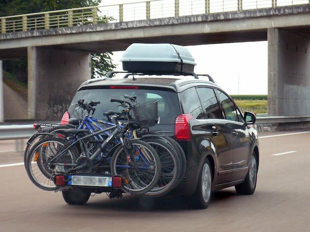 Transporter les vélos en voiture