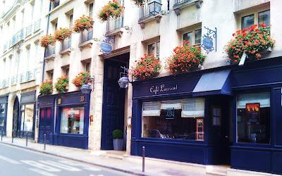 My Addresses, café-bar, jazz club: Le Café Laurent et sa superbe terrasse - 33, rue Dauphine - Paris 6