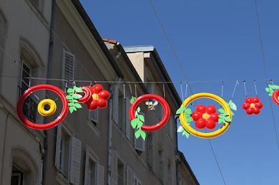 Un tour en ville (neuve), le nez en l'air