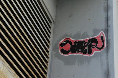 Un tour en ville (neuve), le nez en l'air