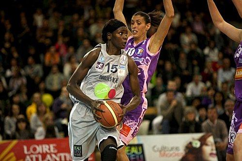 Aminata-Nar-DIOP--Nantes-Reze-_nantes-reze-basket.com.jpg