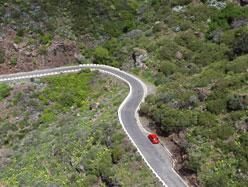 Insolite - Un conducteur texte sur les dangers du texto au volant puis fait un accident