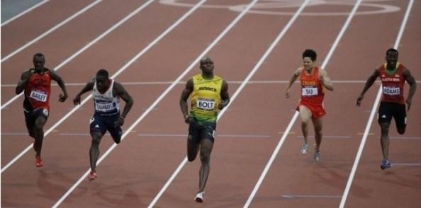 Usain Bolt à son arrivée en demi-finale (crédits photo /SIPA)