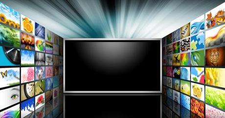 écran de tv entouré de contenu digital écran de tv entouré de contenu digital
