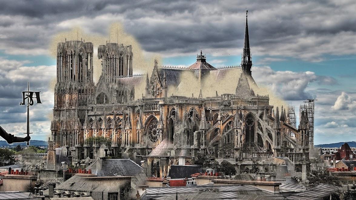 Cathédrale de Reims, Champagne, France ; 1914/18 - 2012 ; vue de la caserne Colbert.