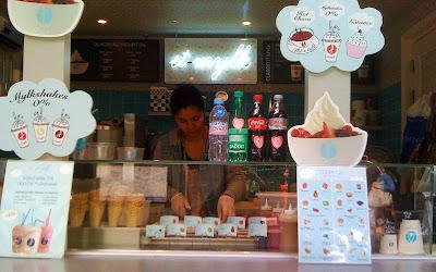 My Addresses, frozen yogurt : le kiosque It Mylk à Montmartre - 1, place Suzanne Valandon - Paris 18