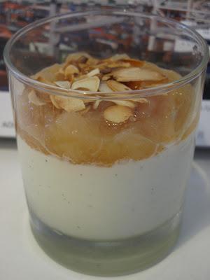 Dessert: Panna Cotta Chocolat Blanc, Pêches Caramélisées