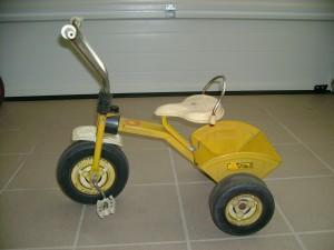 Tricycle mixte jaune en métal  avec une benne  dans 18 mois V%C3%A9lo-jaune-%C3%A0-benne-300x225