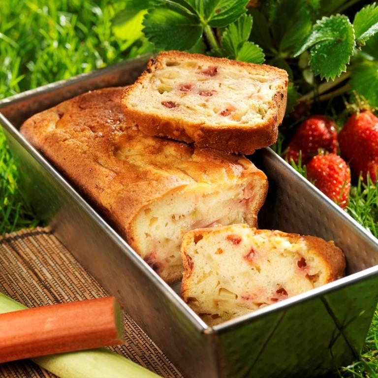 Cake à la rhubarbe et à la fraise {recette inside}