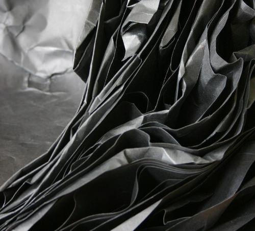 Black Paper 37 le fauteuil de papier par Vadim Kibardin