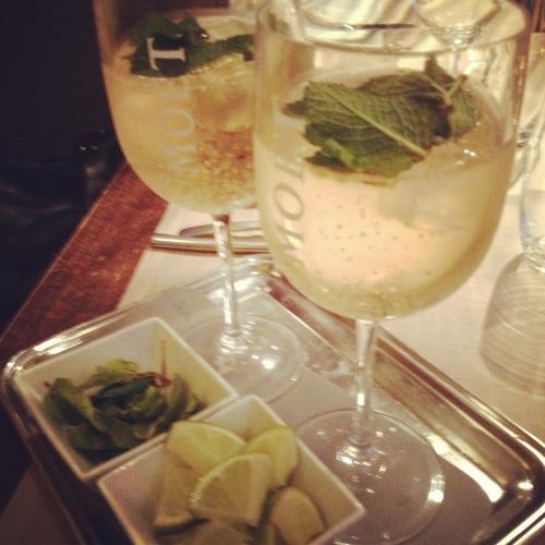 Sam Edelman, Essentiel, H&M, Essie, Mick Jagger, seaside