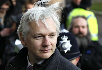 Julian Assange à l'Ambassade de l'Équateur...