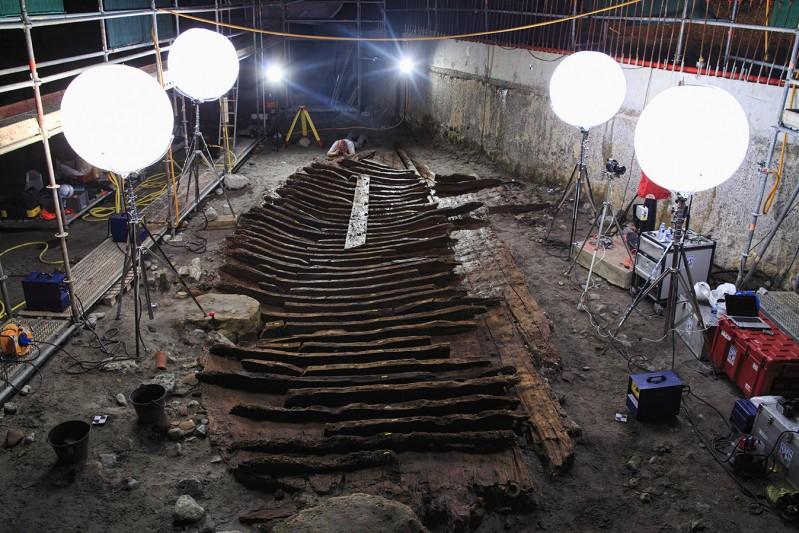 Une épave sous le parking