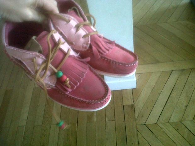 Et mes pieds eurent un crush pour les chaussures Dolfie !