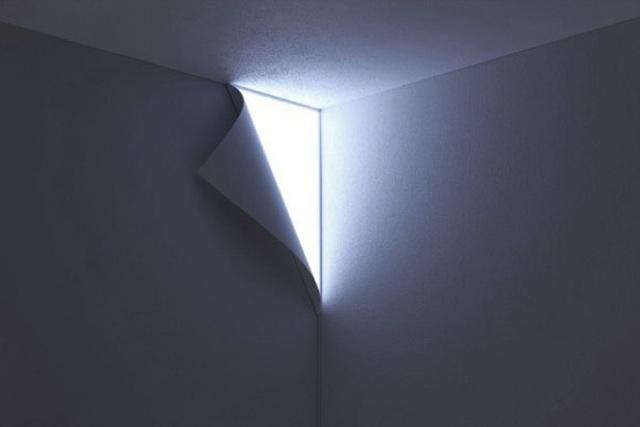 La lampe Peel: il y a de la vie derrière vos murs