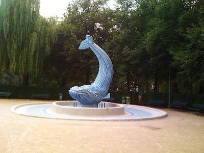 My Addresses, fountain & garden : la Fontaine de la Baleine Bleue - Square Saint Eloi - Paris 12