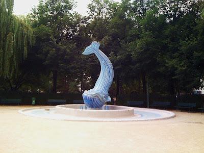 My Addresses, fountain & garden : la Fontaine de la Baleine Bleue - Square Saint Eloi - Paris 12