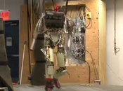 PETMAN Boston Dynamics danse Stayin’ Alive