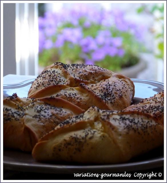 Petites brioches au lemon curd et graines de pavot