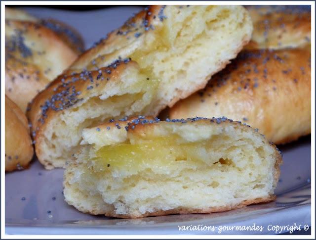 Petites brioches au lemon curd et graines de pavot