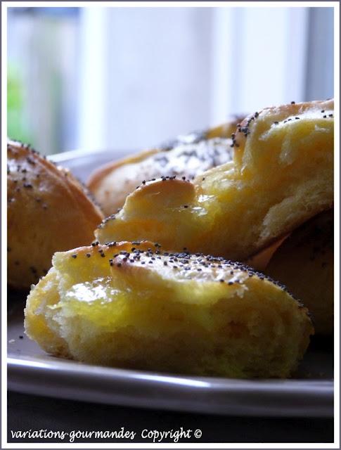 Petites brioches au lemon curd et graines de pavot