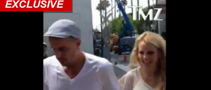 video-britney-et-jason-allant-au-restaurant