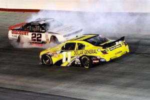 2012 Bristol2 Brad Keselowski Spins Out In Front Of Brian Scott 1 300x200 Food City 250: Les photos de la course