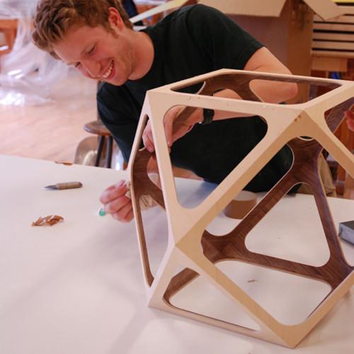 Kubo la table polyèdre par Rasmus Fenhann