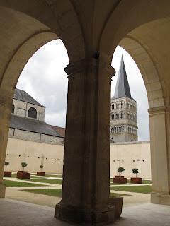 Le prieuré clunisien de la Charité sur Loire (58)