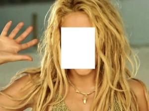 shakira13-vip-blog-com-905277best-video-moment-shakira-loca.jpg