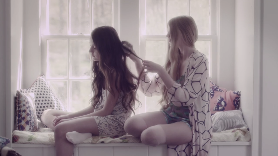 Kinga Burza pour l’enfance de Tucker